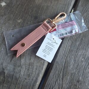 Thirty-One Cord Wrap Keychain In Coralnpeach Smooth Pebble